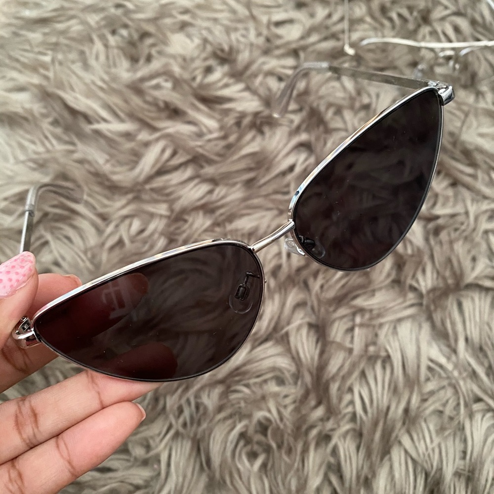 FASHION SUNGLASSES - Picture 4 of 4